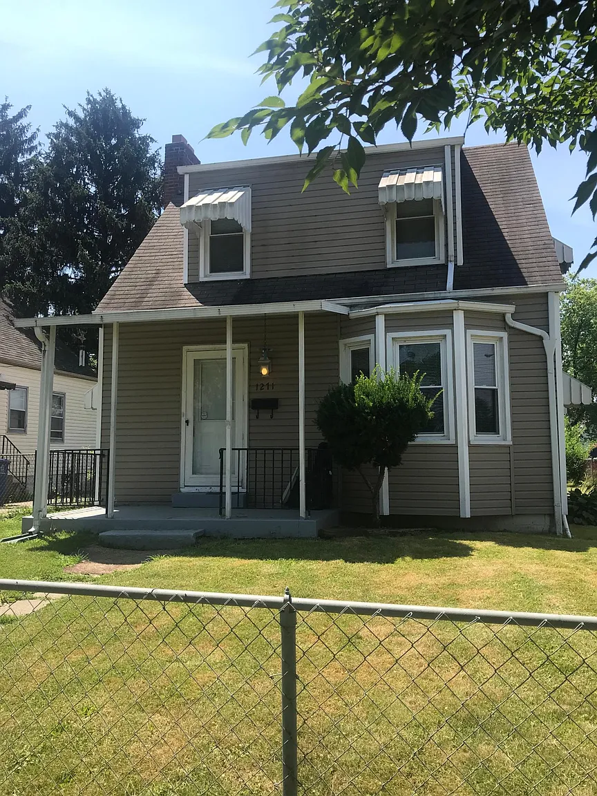 1271 Republic Ave photo 1