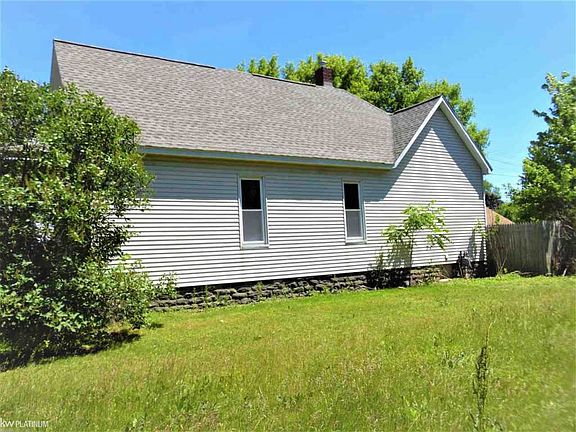 4th image of 1610 Scott Ave