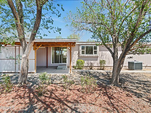 2nd image of 2825 Winnemucca St