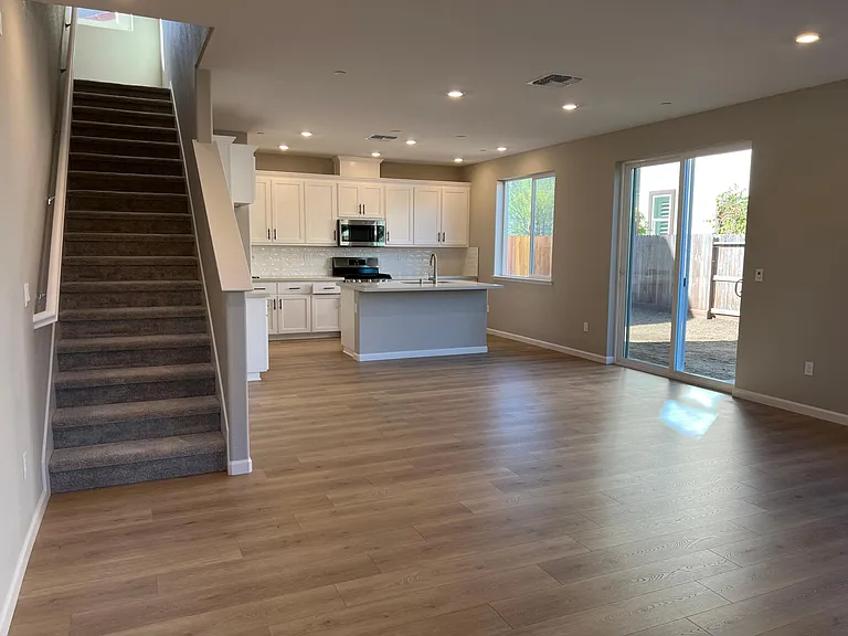 3000 Vasquez Ct — Photo 4