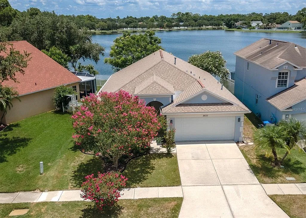 3 bed, 2.0 bath, 1620 sqft, $2,850 — Photo 2