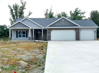 221 Ironwood Ln, Ossian, IN 46777