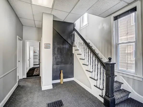 7012 Plainfield Rd, Cincinnati, OH