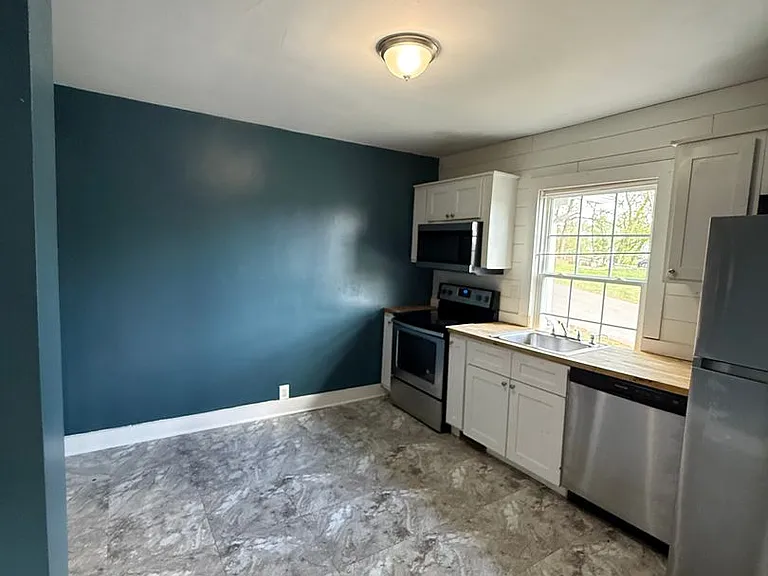 411 Hietts Ln — Photo 10