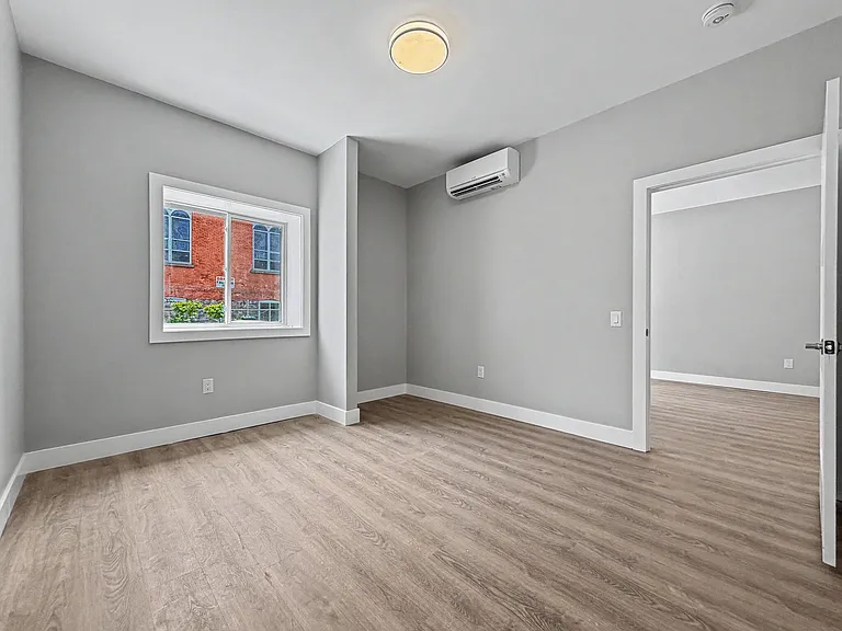 199 Pine St #4 — Photo 9