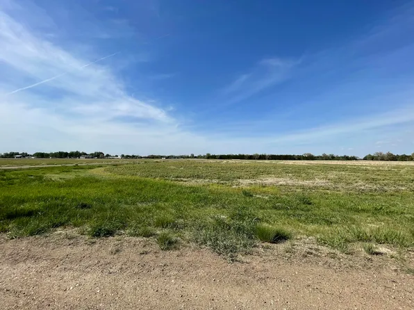 Golden Meadows Ln, Pierre, SD 57501