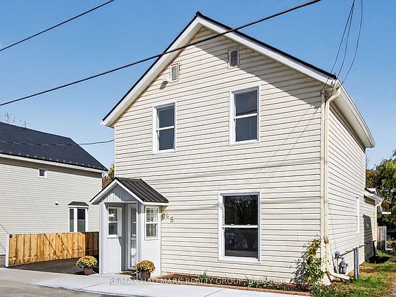 2nd image of 45 Carleton St