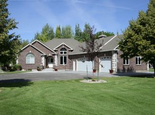 590 W Copper Crk, Idaho Falls, ID 83404
