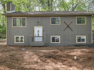 1132 Lake Of The Pines Blvd S, East Stroudsburg, PA