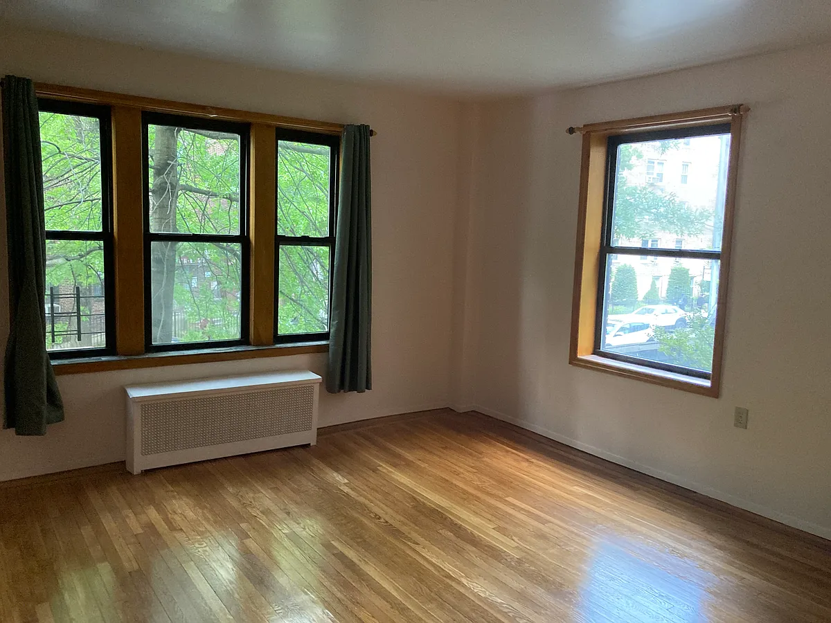 Building Photo - 42-20 Kissena Blvd #BS