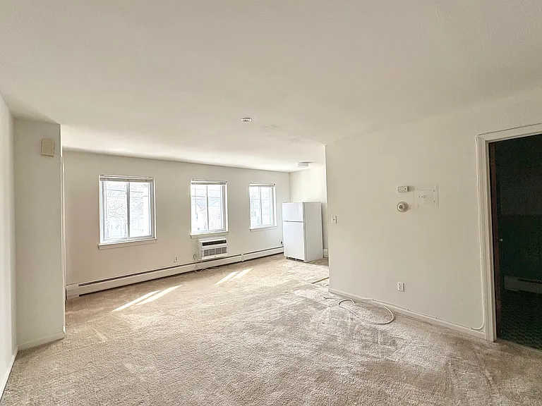 Lynn Apartments — Photo 8