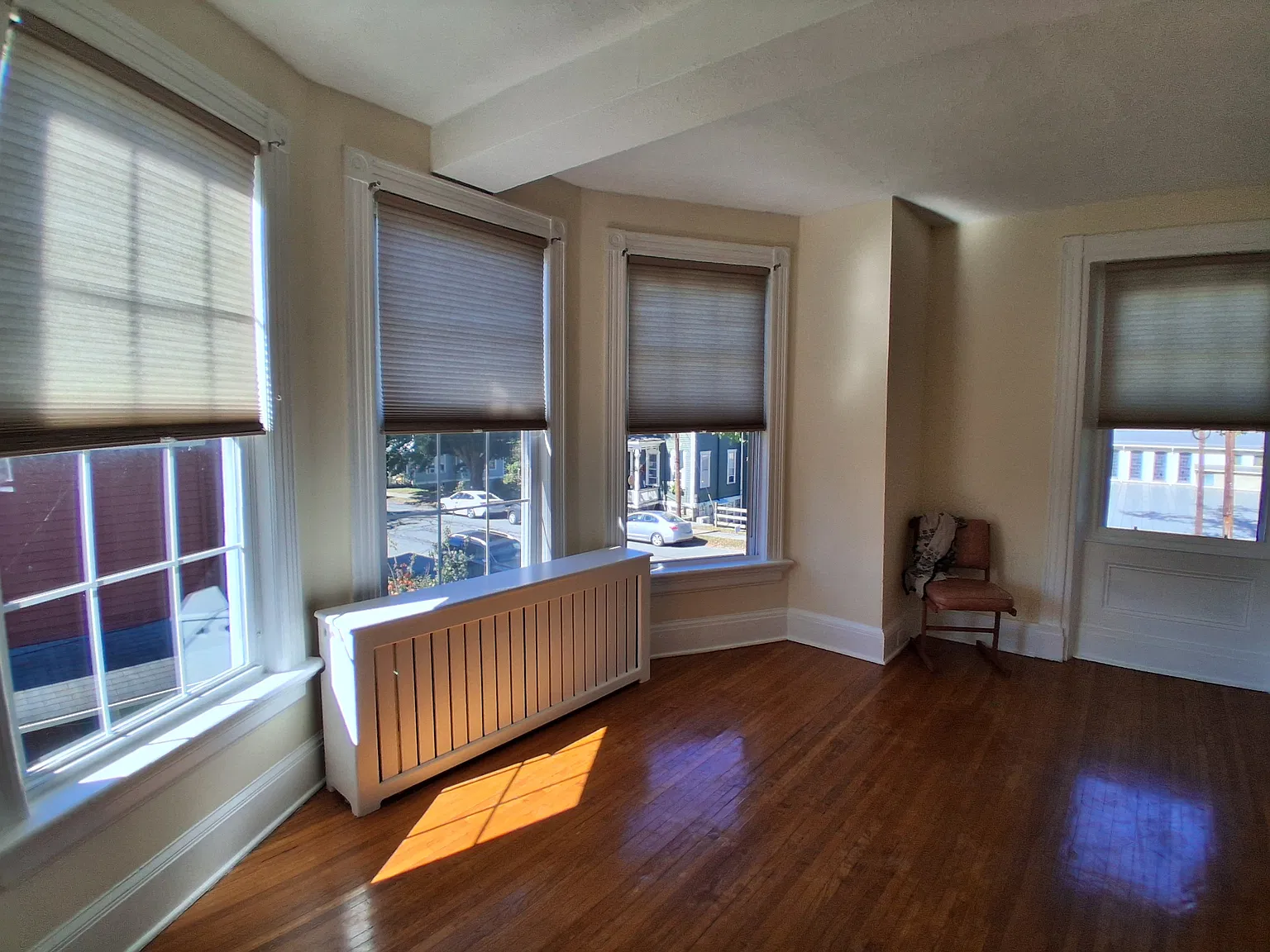 Studio, 350 sqft, $1,300 — Photo 2