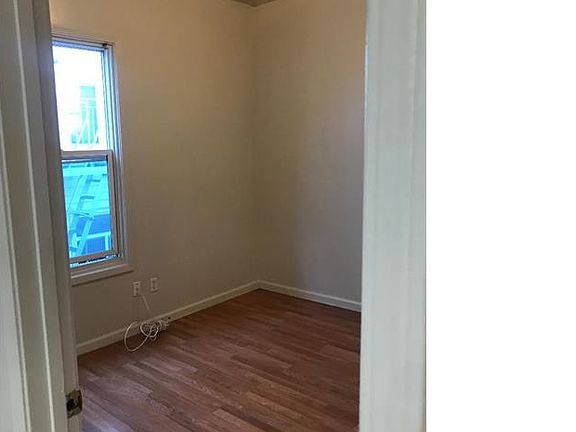 4th image of 2420 Bay Shore Blvd #8