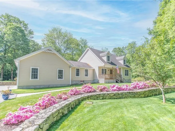 229 Huntinghouse Rd, Glocester, RI 02857