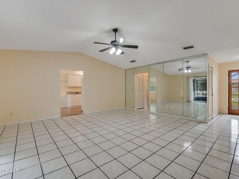 121 Westwood Dr — Photo 6