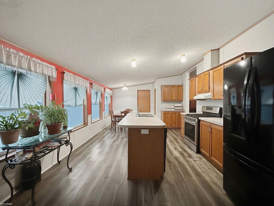 3684 Hawthorne St, photo 5