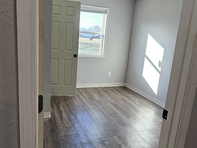 1610 Greer St — Photo 5