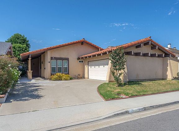 2nd image of 10635 El Campo Ave