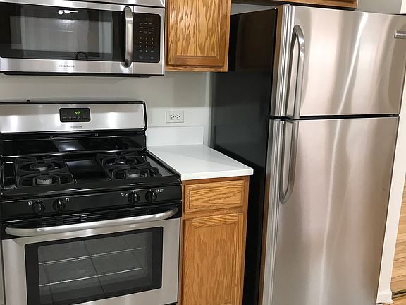 3rd image of 3431 W Shakespeare Ave APT 1B