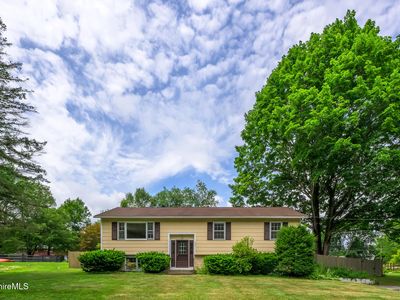 240 Theresa Ter, Lee, MA, 01238