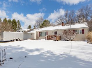 6782 Peck Rd, Ravenna, OH 44266