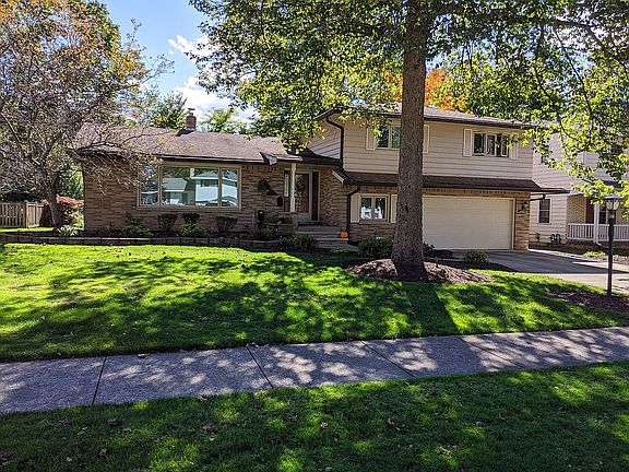 3rd image of 9691 Stoney Creek Ln