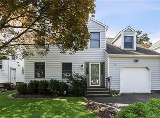 41 Auldwood Rd, Stamford, CT 06902