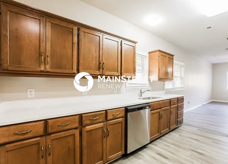 2430 Wilson Ave — Photo 6