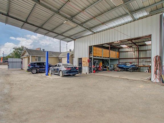 5th image of 2125 Aldine Bender Rd