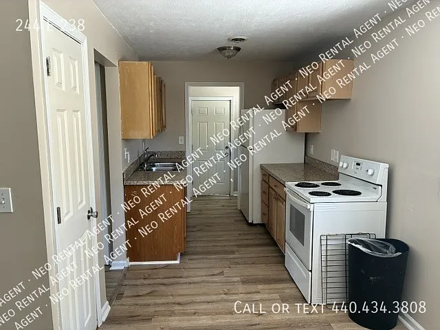 244 E 238th St — Photo 9