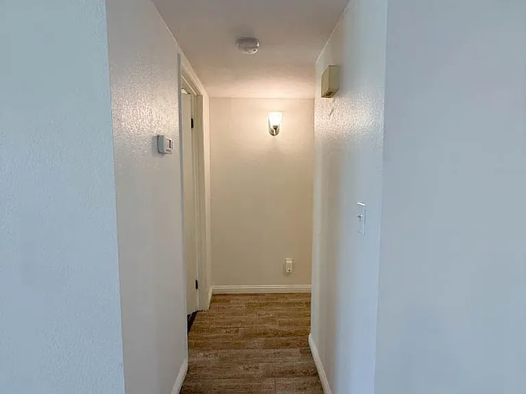 14500 Las Palmas Dr #32 — Photo 8