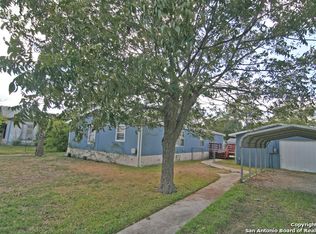 2302 Avenue N, Hondo, TX 78861