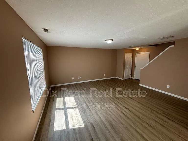 100 Kaitlin Way — Photo 8