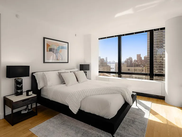 1113 York Ave #22E — Photo 5