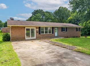 1500 19th Avenue Pl NE, Hickory, NC 28601