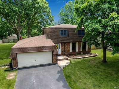 1 Lindhurst Dr, Lockport, NY, 14094