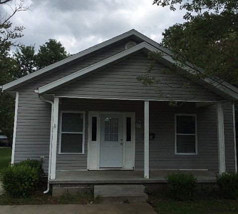 2nd image of 208 N Highland St