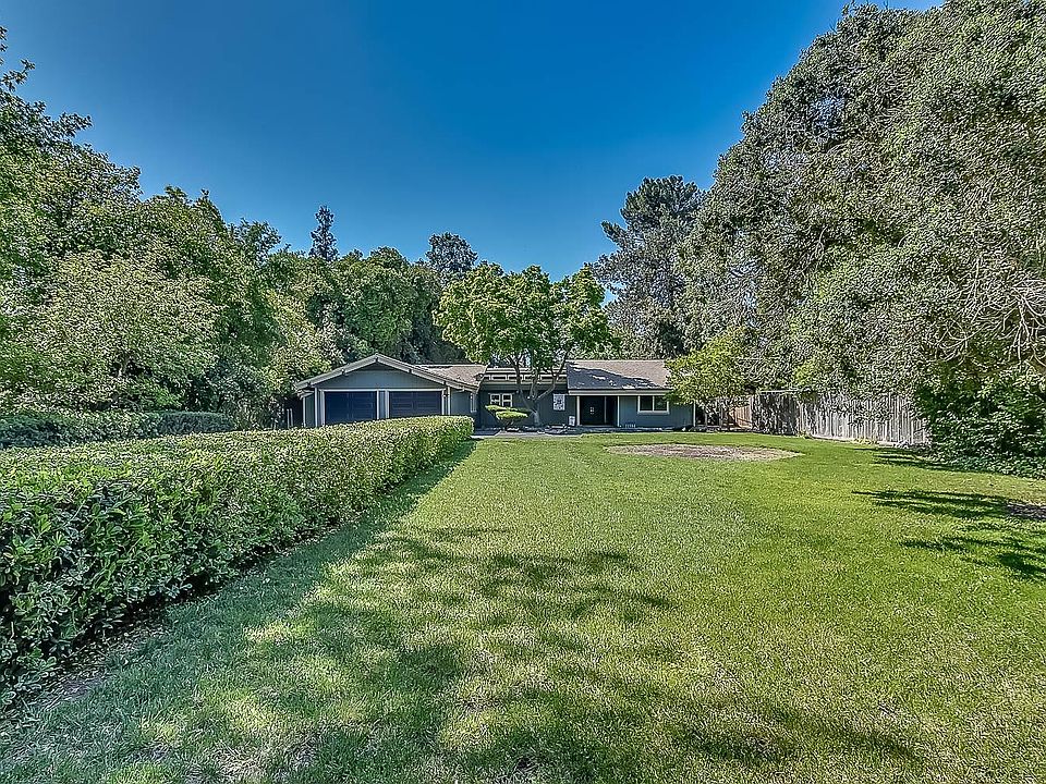 2nd image of 5526 E Morada Ln