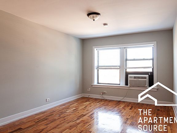 5th image of 554 W Arlington Pl