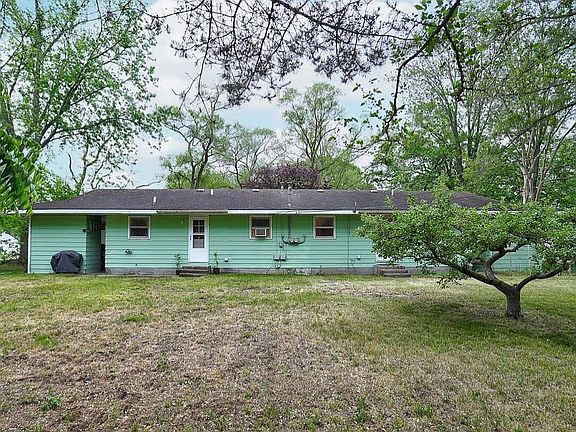 5th image of 169 Elm Ln