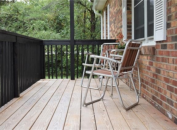 4th image of 2601 Bernice Dr