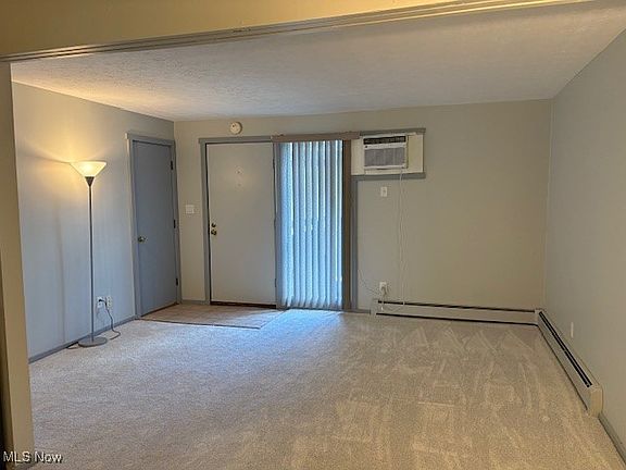 4th image of 1611 Treetop Trl APT B