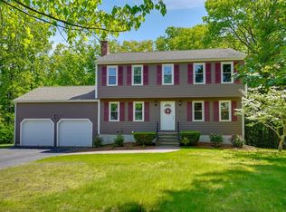 7 Gaskill Cir, Hopedale, MA 01747