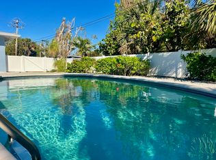 690 Purdy Dr, Sanibel, FL 33957