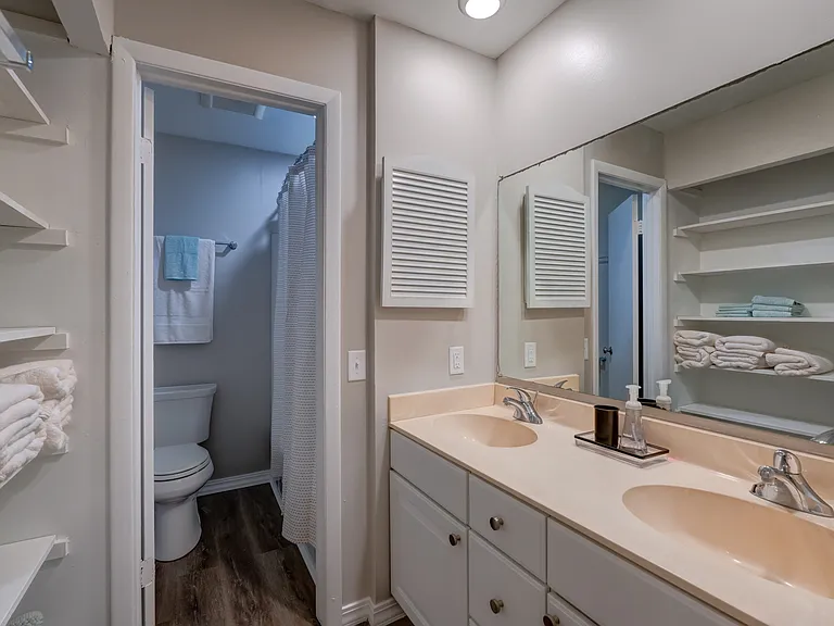 1230 E Dayton St #4 — Photo 10