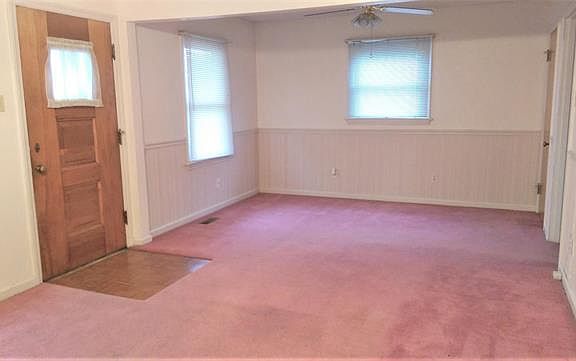 3rd image of 225 Saint Augusta Ln