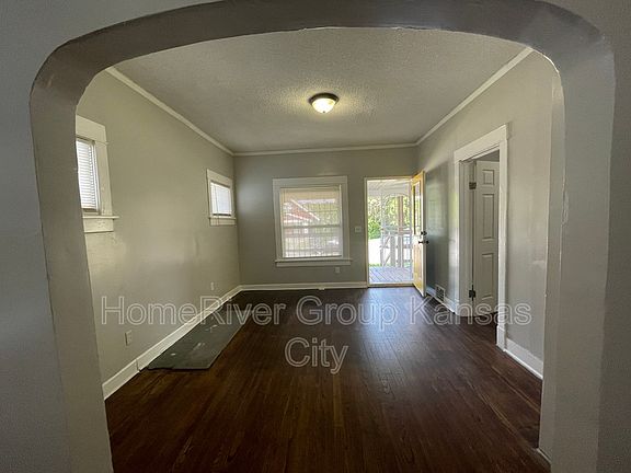 5th image of 4111 Highland Ave