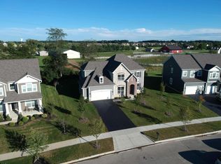 2587 Triple Crown Xing, Powell, OH 43065