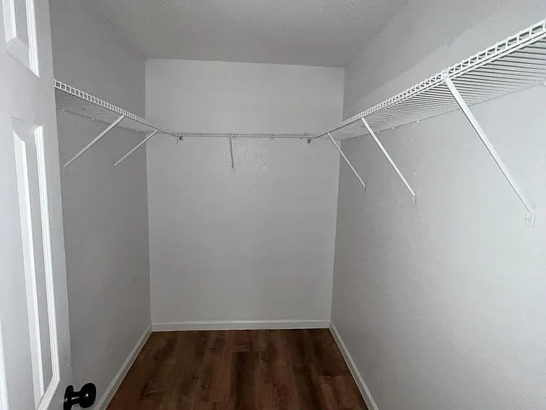 120 Plumthicket Ln — Photo 11