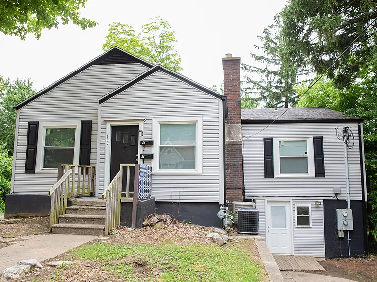 803 N Park St #2 — Photo 1